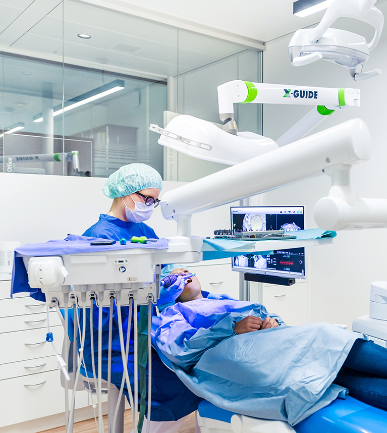 X-ガイドを用いた「ダイナミック・ナビゲーションサージェリー」