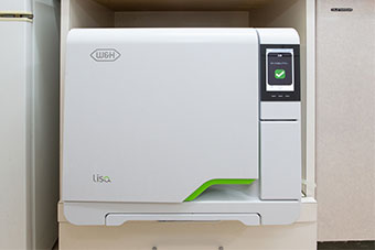 切削器具の滅菌（クラスBオートクレーブ　リサ）